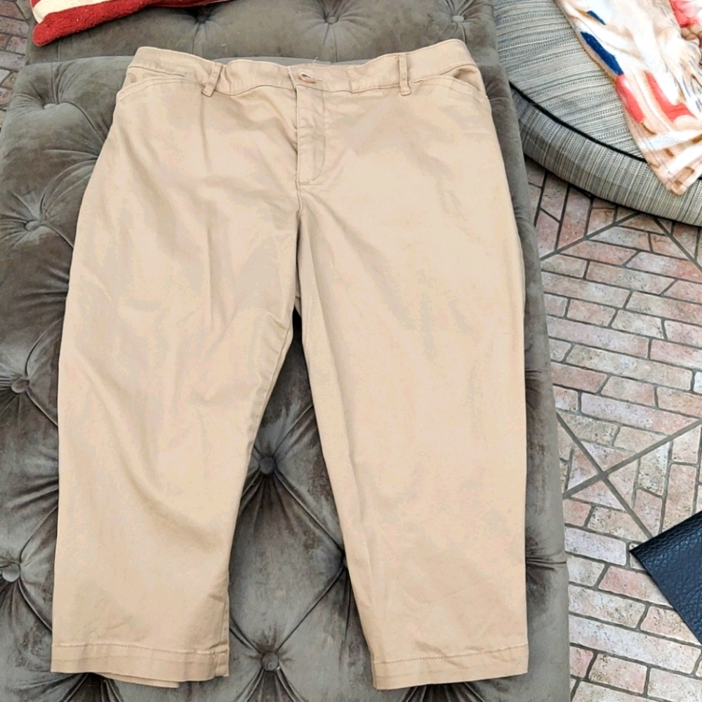 Gloria Vanderbilt crop pants size 12